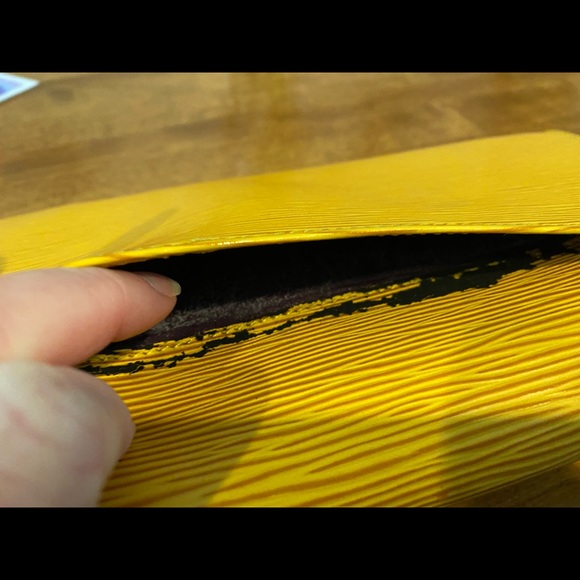 Louis Vuitton Clutch Epi Leather Yellow - Picture 3 of 16